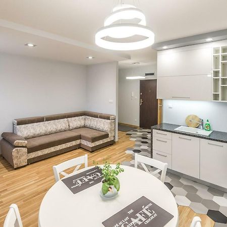 Apartament 48M W Centrum Grojca Grojec  Экстерьер фото