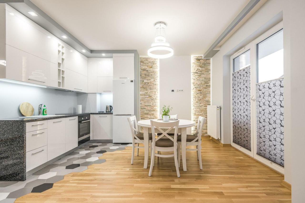 Apartament 48M W Centrum Grojca Grojec  Экстерьер фото