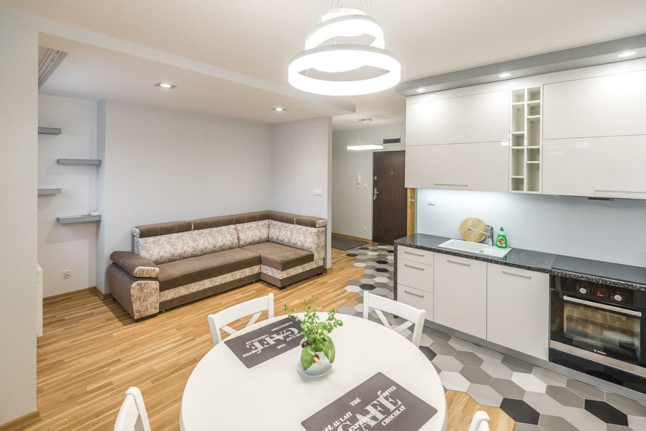 Apartament 48M W Centrum Grojca Grojec  Экстерьер фото